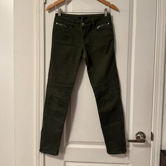 ⭐️$5, spend over $20 - Forever 21 Denim edgy skinny jeans in forest green - Picture 1 of 10